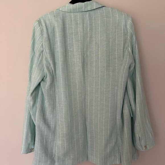 Women’s Court & Rowe Blazer - Picture 2 of 5